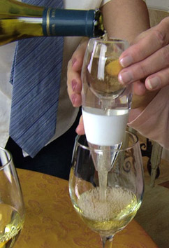 How to aerate wine
